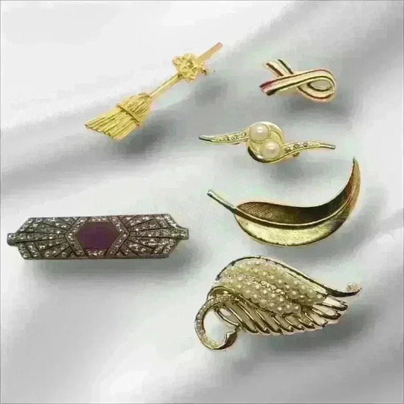 Vintage Gold-toned brooches pins bundle of 6 - Picture 1 of 12